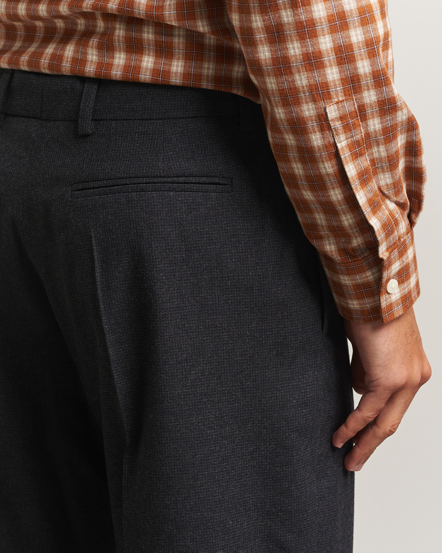 Uomini | Pantaloni | Palmes | Wool Pleated Trousers Black