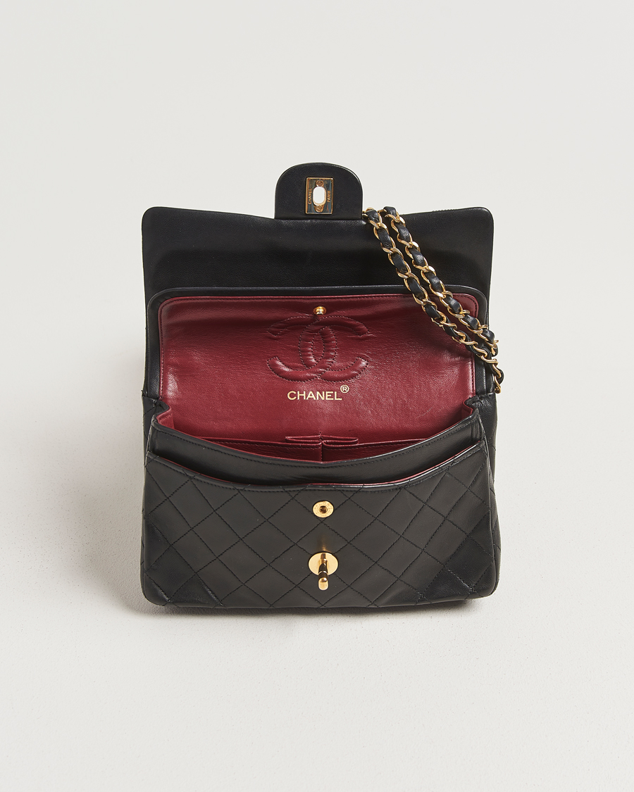 Uomini | Chanel Pre-Owned Classic Double Flap Small Lambskin  Black | Chanel Pre-Owned | Classic Double Flap Small Lambskin  Black