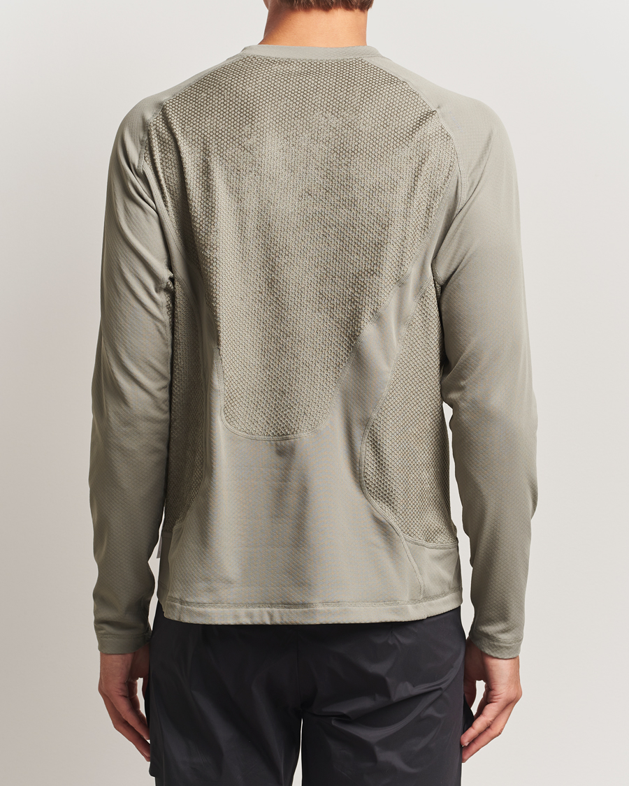 Uomini | T-shirt | Satisfy | FuzzFleece Octa Long Sleeve T-Shirt Vetiver