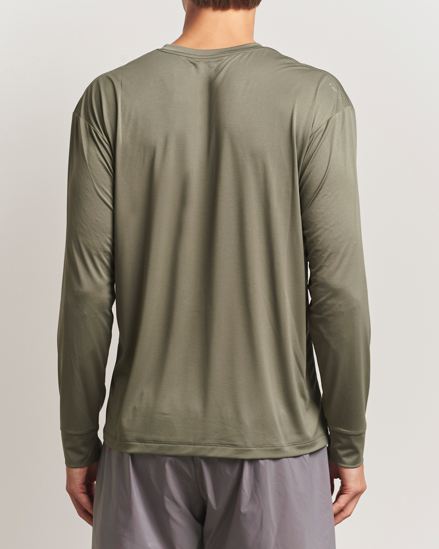 Uomini | T-shirt | Satisfy | AuraLite Long Sleeve T-Shirt Dusty Olive