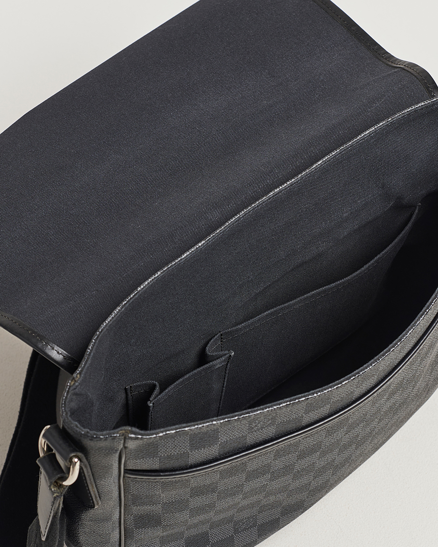 Uomini | Louis Vuitton Pre-Owned Daniel MM Shoulder Bag Damier Graphite | Louis Vuitton Pre-Owned | Daniel MM Shoulder Bag Damier Graphite