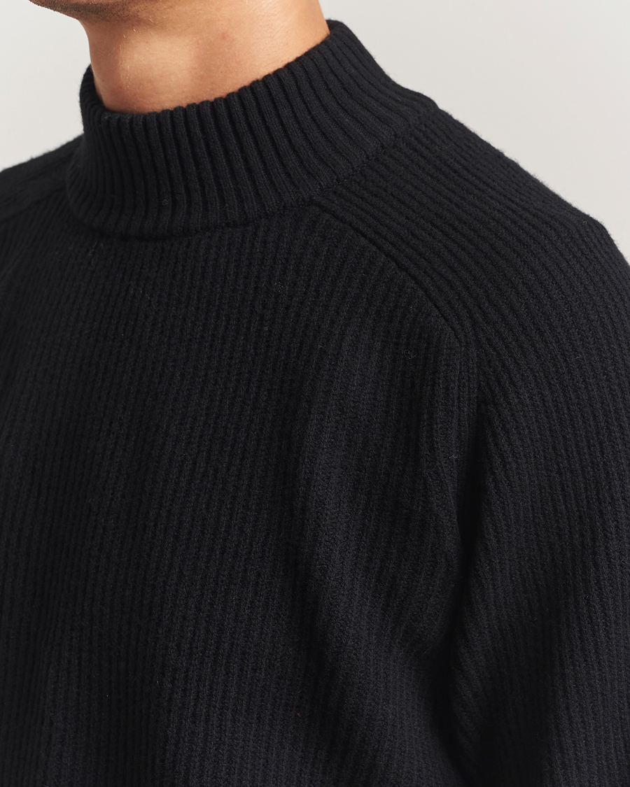 Uomini | Maglieria | Filippa K | Ribbed Wool Mockneck Sweater Black