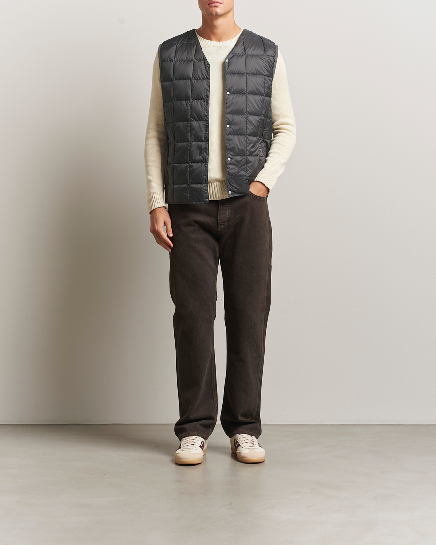 Uomini | Giacche | TAION | V-Neck Lightweight Down Vest Dark Grey