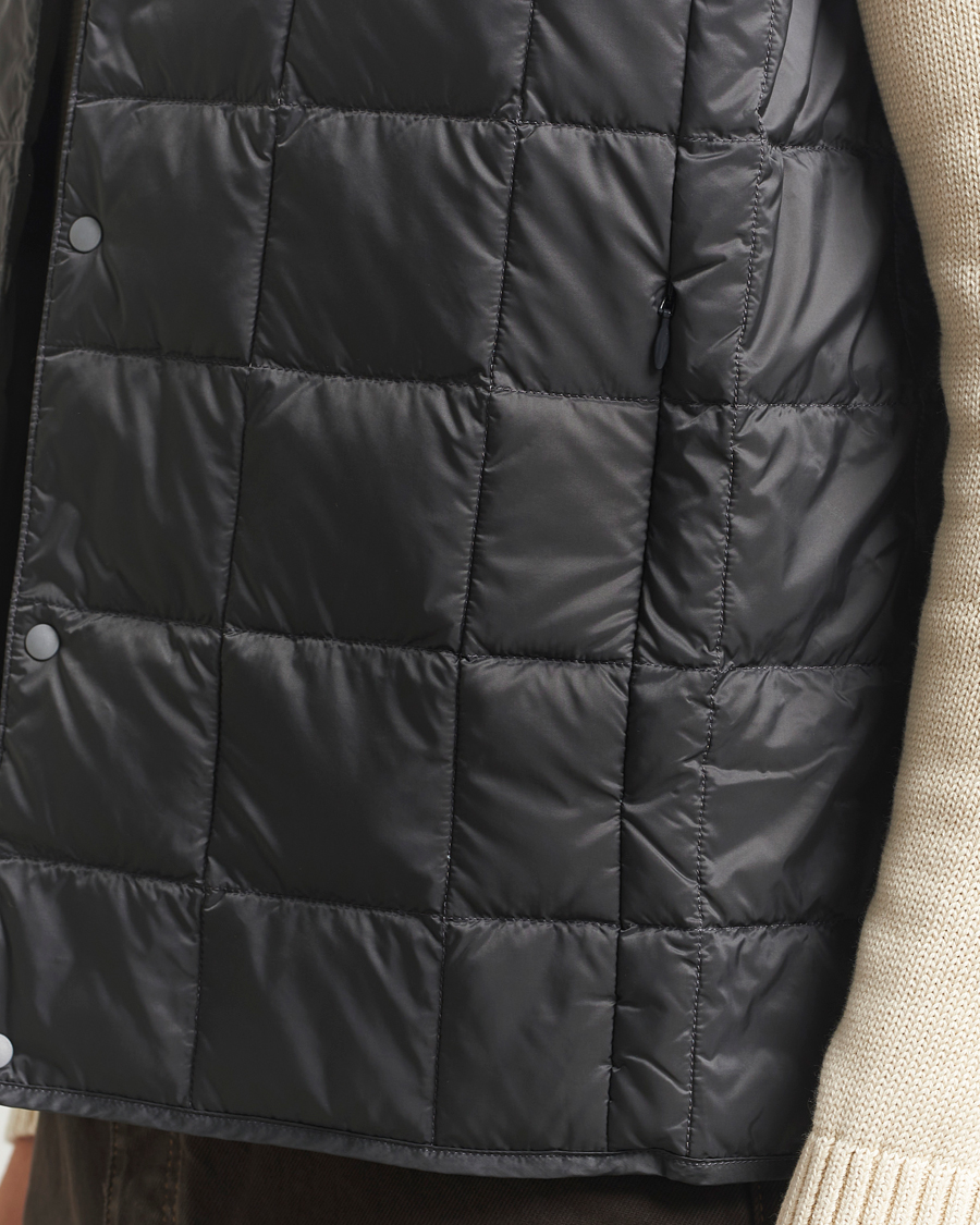 Uomini | Giacche | TAION | V-Neck Lightweight Down Vest Dark Grey