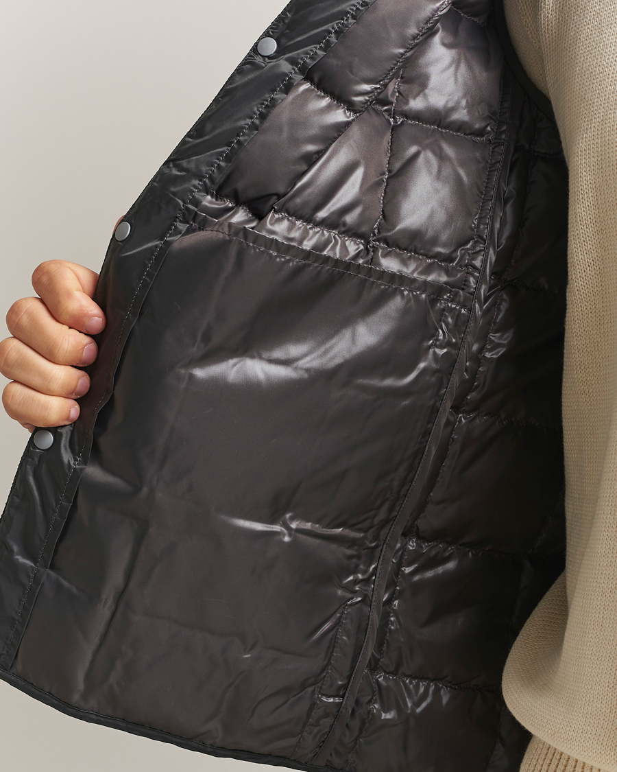 Uomini | Giacche | TAION | V-Neck Lightweight Down Vest Dark Grey