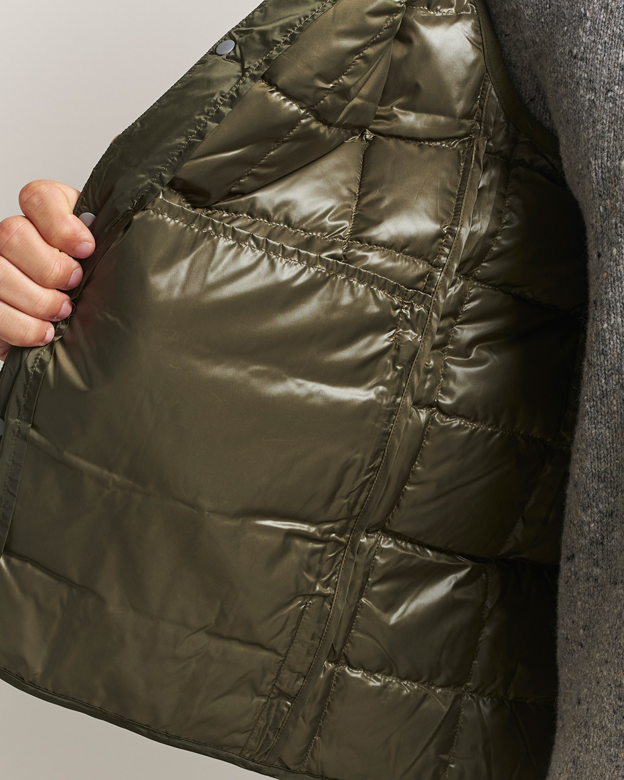 Uomini | Gilet | TAION | V-Neck Lightweight Down Vest Dark Olive