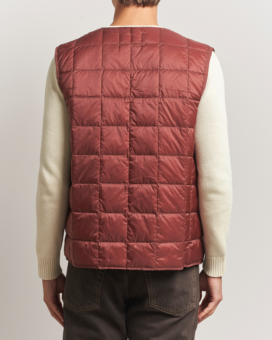 Uomini | Giacche | TAION | V-Neck Lightweight Down Vest Dark Red