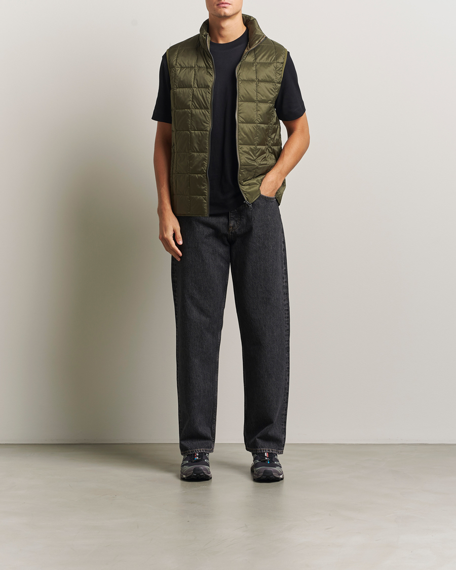 Uomini | Gilet | TAION | High Neck Full Zip Lightweight Down Vest Dark Olive