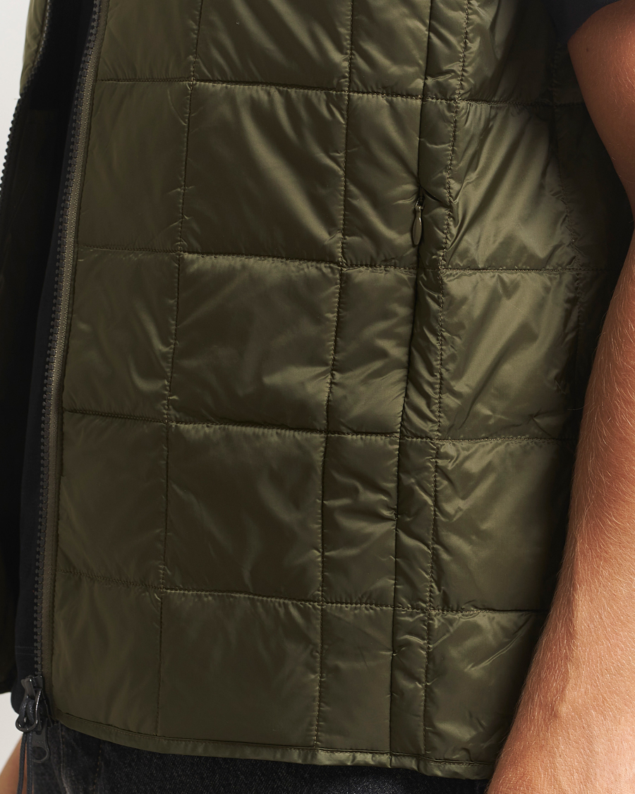 Uomini | Gilet | TAION | High Neck Full Zip Lightweight Down Vest Dark Olive