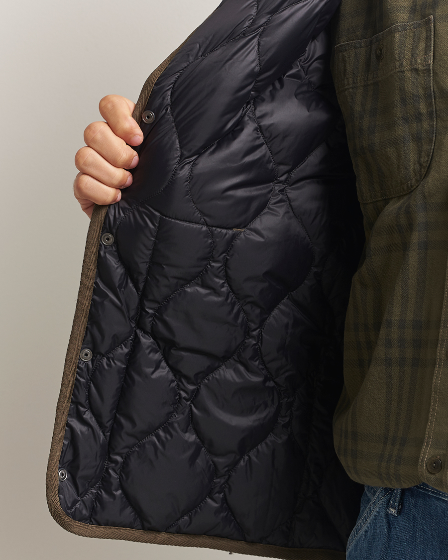 Uomini | Gilet | TAION | Military Crew Neck Down Vest Dark Olive