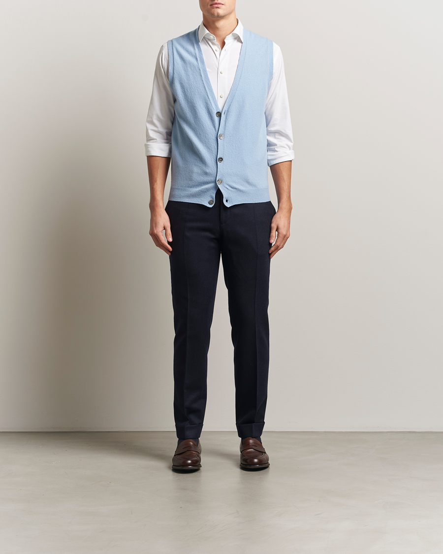 Uomini | Maglieria | Oscar Jacobson | Guiseppe Buttoned Vest Light Blue
