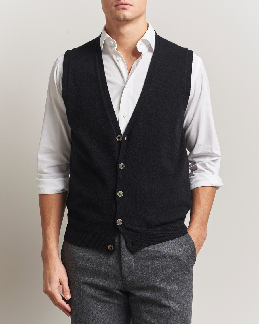 Uomini | Maglieria | Oscar Jacobson | Guiseppe Buttoned Vest Black