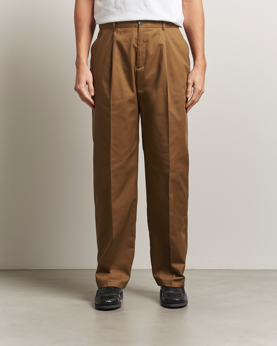 Uomini | Pantaloni | LES DEUX | Reece Pleated Heavy Twill Pant Dark Sand