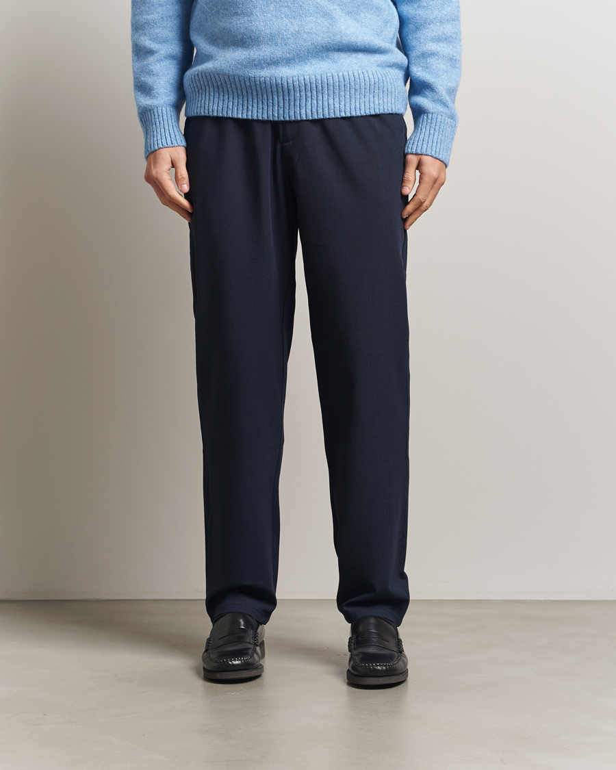 Uomini | Pantaloni | LES DEUX | Como Tapered Textured Pants Dark Navy Blue