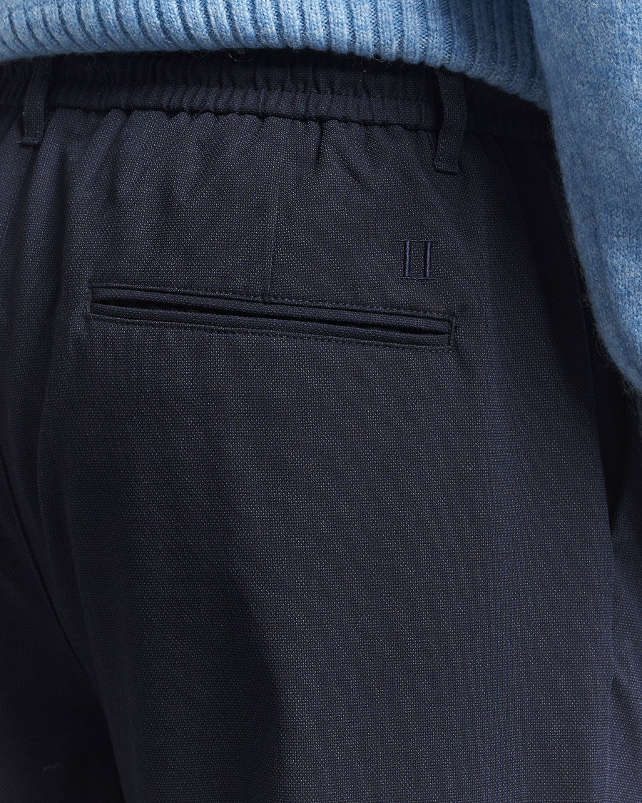 Uomini | Pantaloni | LES DEUX | Como Tapered Textured Pants Dark Navy Blue