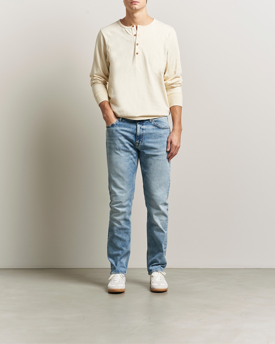 Uomini | Jeans | Tiger of Sweden | Des Jeans Light Blue
