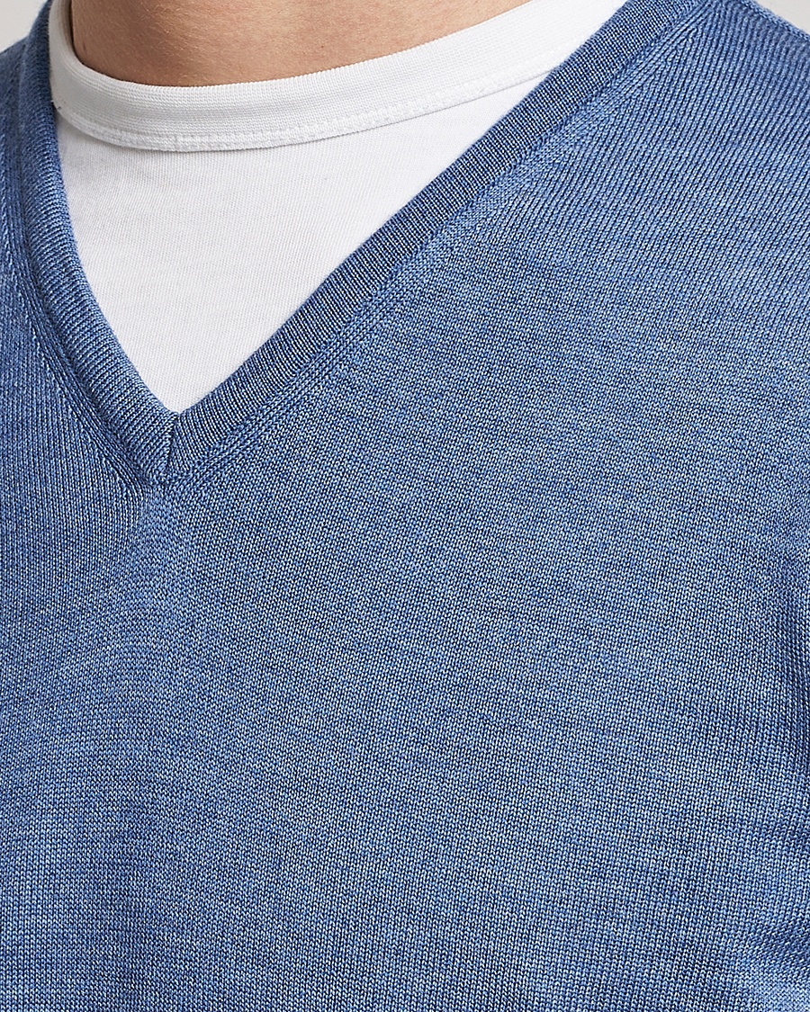 Uomini | Maglieria | Stenströms | Merino Patch V-Neck Light Blue/Blue