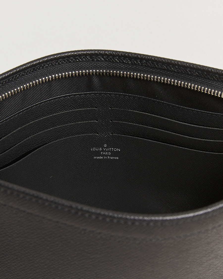 Uomini | Pre-Owned & Vintage Bags | Louis Vuitton Pre-Owned | Pochette Voyage Taiga MM Black