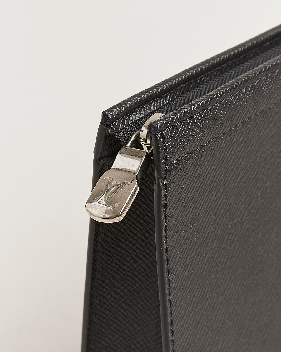 Uomini | Pre-Owned & Vintage Bags | Louis Vuitton Pre-Owned | Pochette Voyage Taiga MM Black