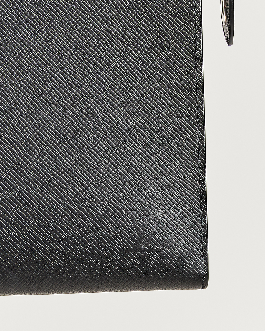 Uomini | Pre-Owned & Vintage Bags | Louis Vuitton Pre-Owned | Pochette Voyage Taiga MM Black