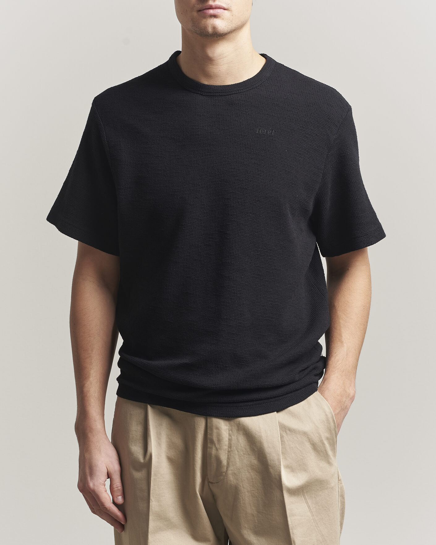 Uomini | T-shirt | Forét | Fir Structured T-Shit Black