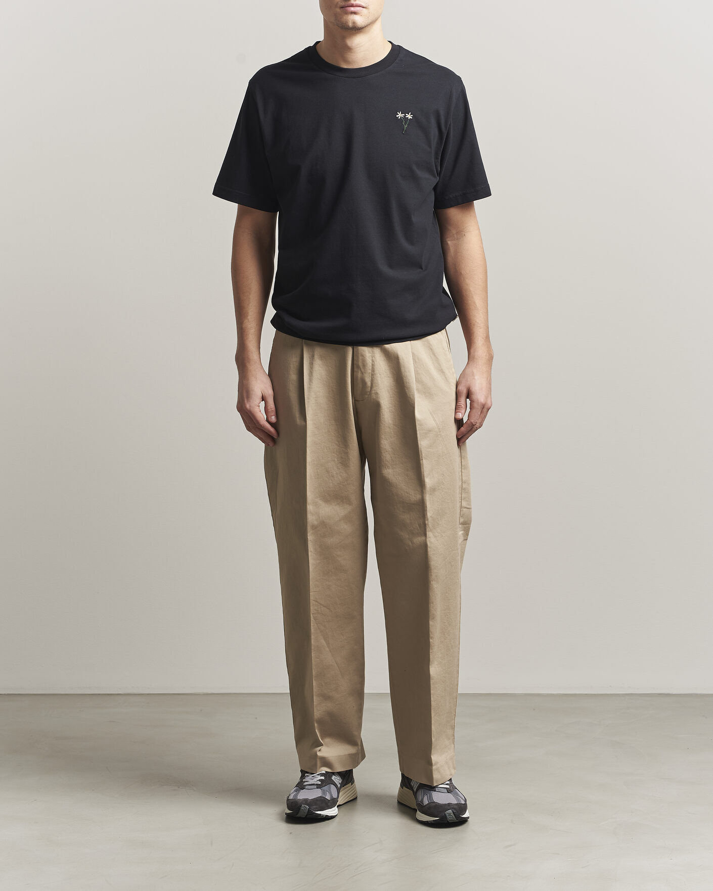 Uomini | T-shirt | Forét | Posy T-Shirt Black