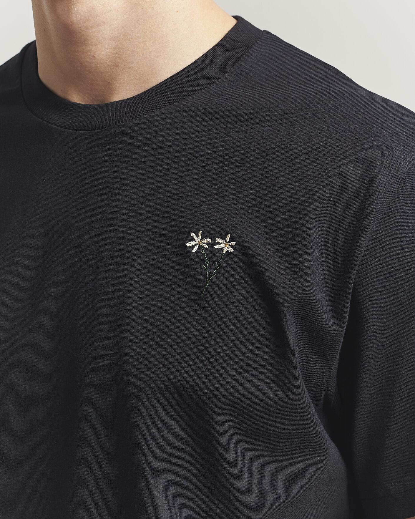 Uomini | T-shirt | Forét | Posy T-Shirt Black