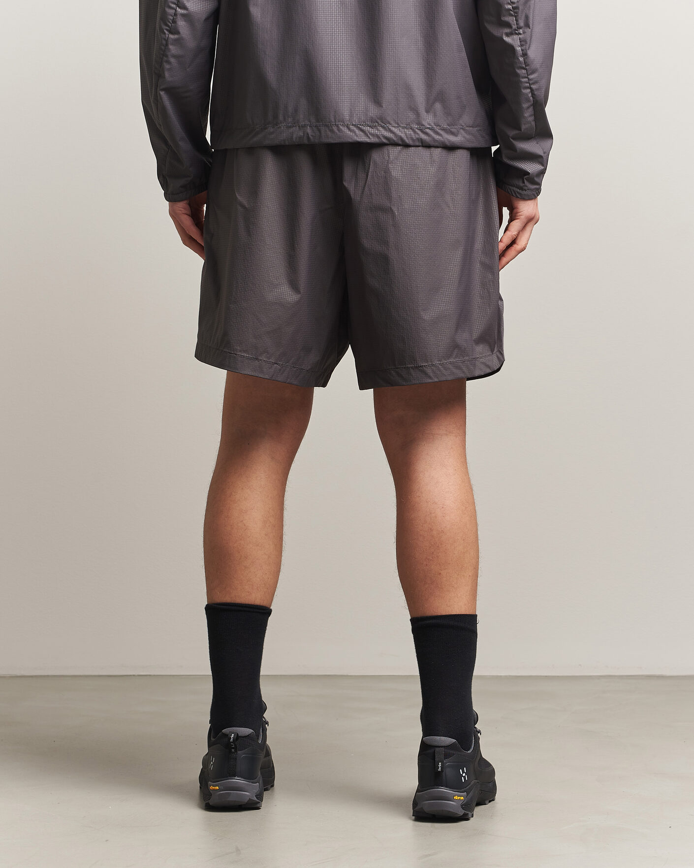 Uomini | Pantaloncini | Stone Island | Stellina Nylon Stretch Shorts Charcoal
