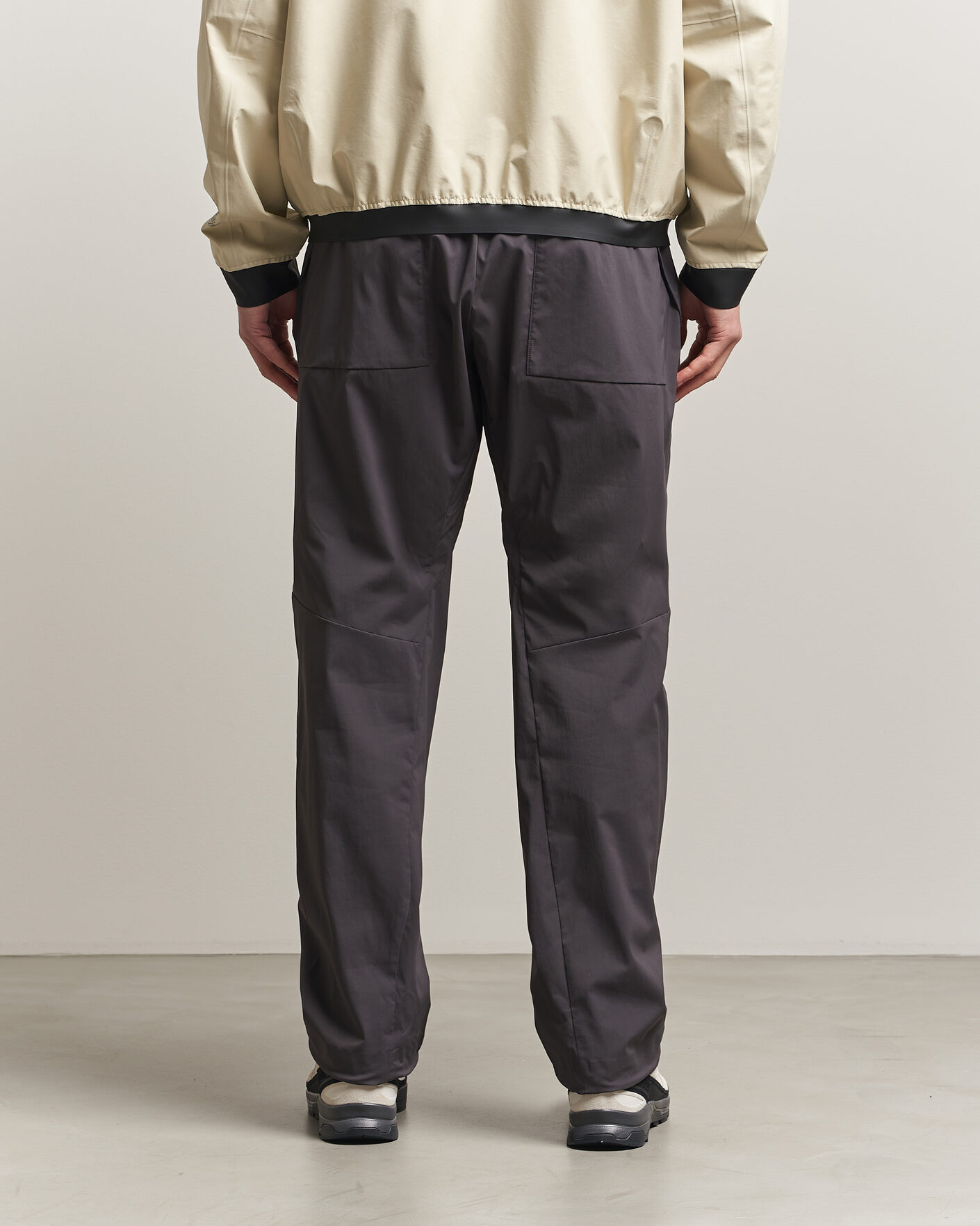 Uomini | Pantaloni | Stone Island | Stellina Technical Nylon Stretch Trousers Charcoal
