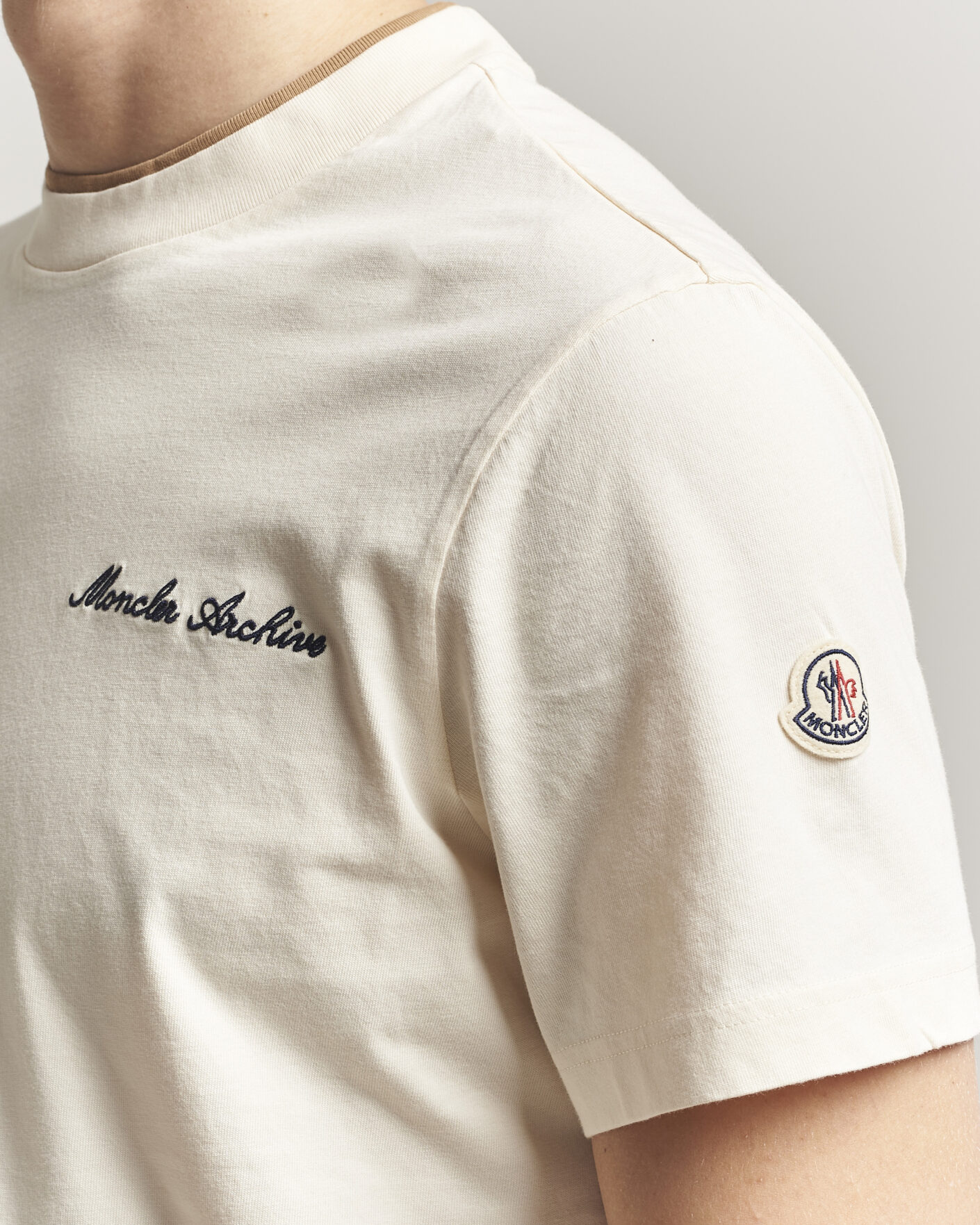 Uomini | T-shirt | Moncler | Signature Logo T-Shirt Off White