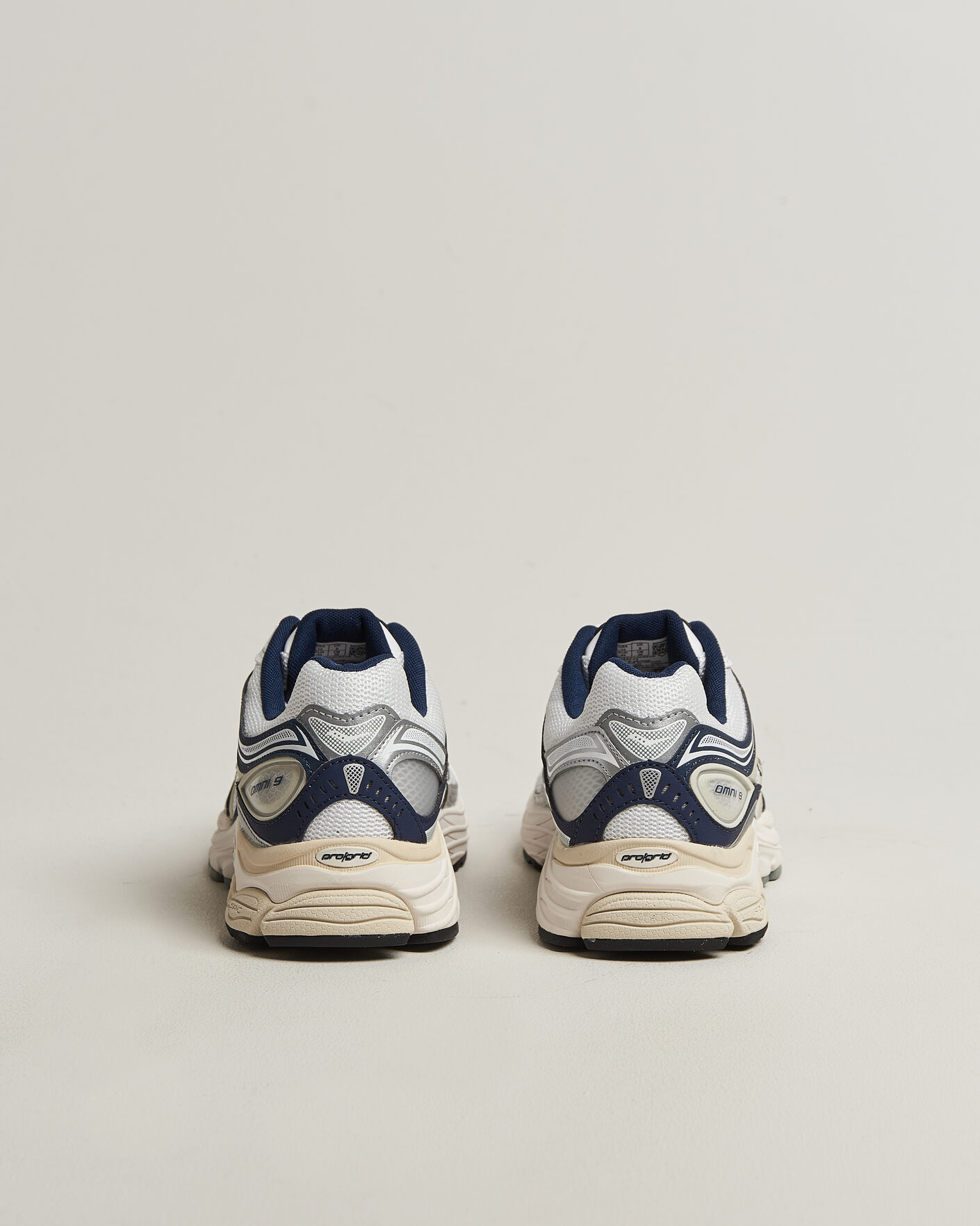 Uomini | Sneakers | Saucony | Progrid Omni 9 Running Sneaker White/Navy