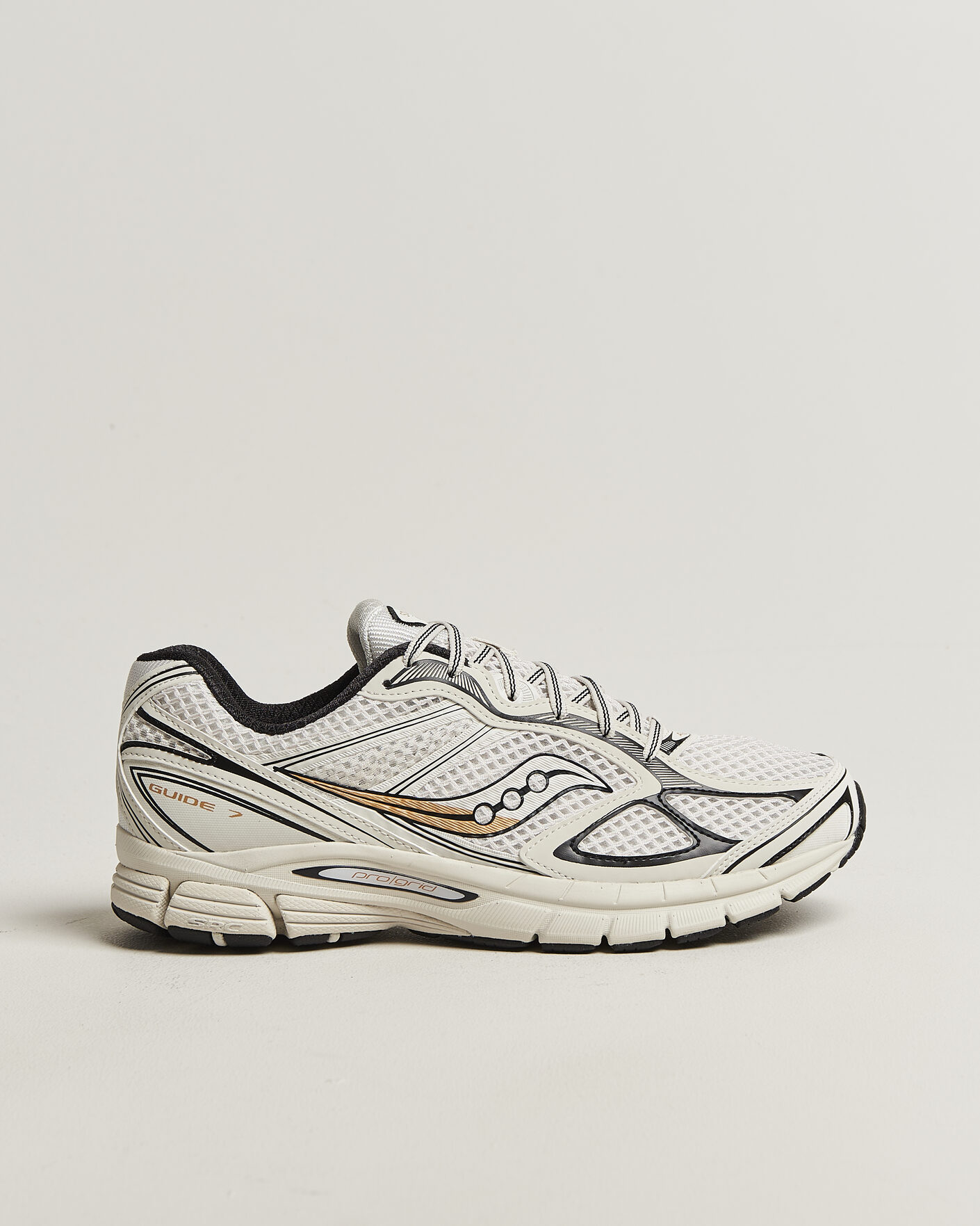 Uomini | Sneakers | Saucony | Guide 7 Running Sneaker Onyx/Gold