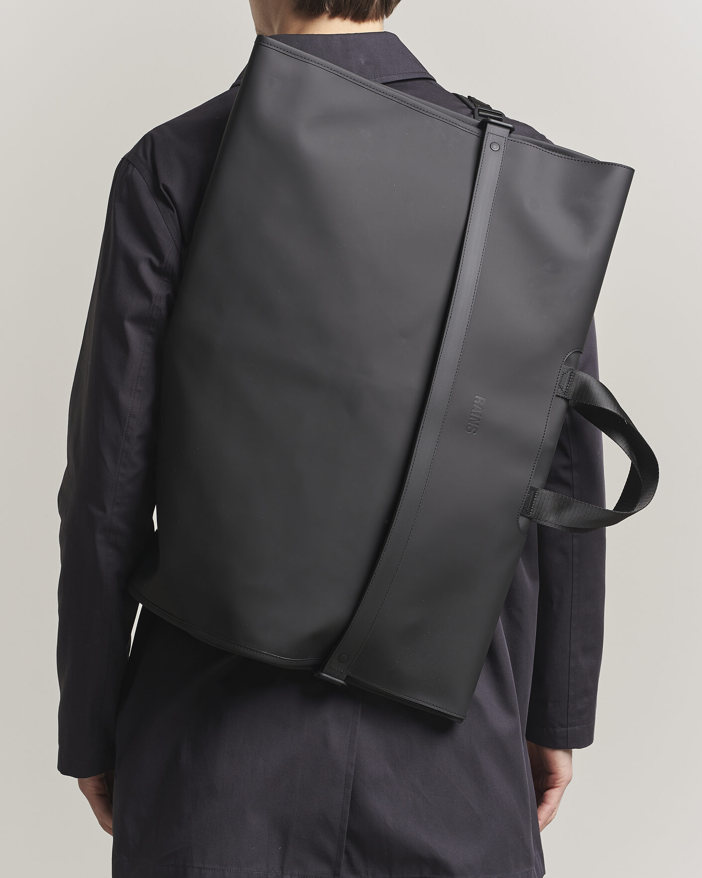 Uomini | RAINS OTG Suit Bag Black | RAINS | OTG Suit Bag Black