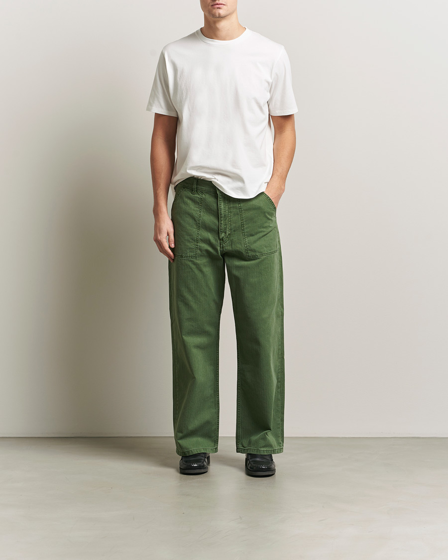 Uomini | Pantaloni | Jeanerica | Genua Herringbone Worker Chino Chevron Green