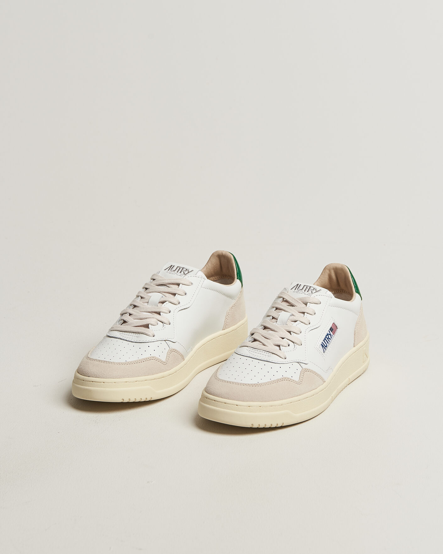 Uomini | Sneakers | Autry | Medalist Low Leather/Suede Sneaker White/Amazon