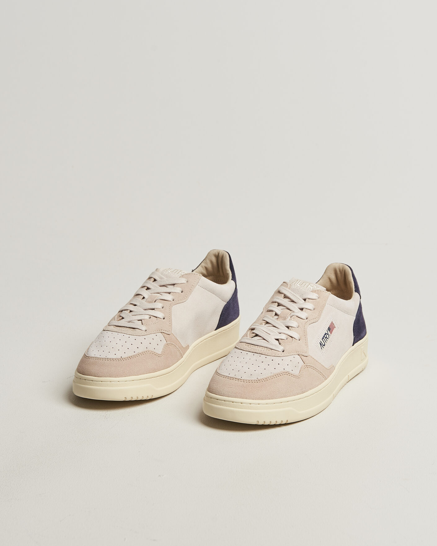 Uomini | Sneakers | Autry | Medalist Low Suede Mix Sneaker Blue/White/Sand