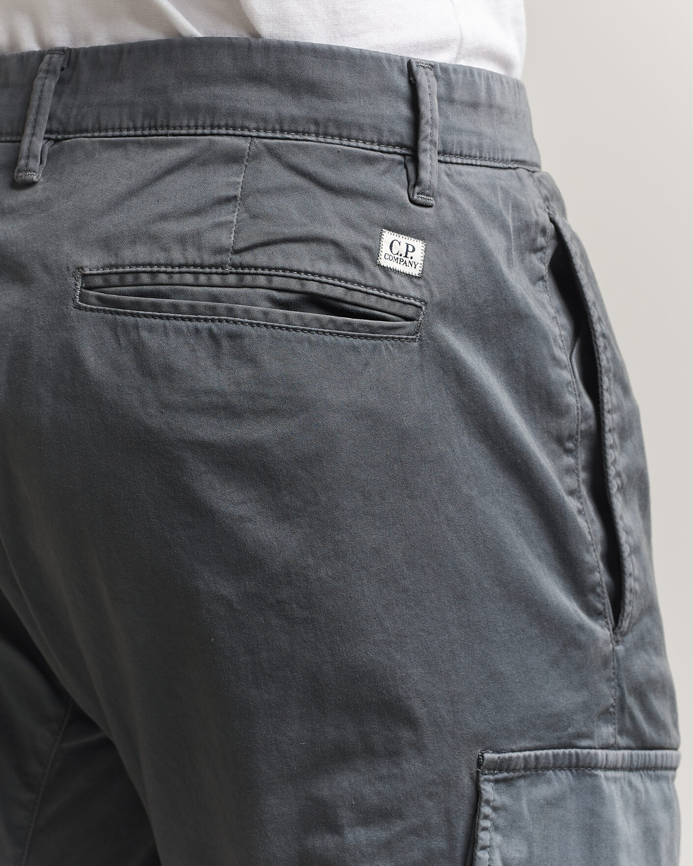 Uomini | Pantaloni | C.P. Company | Satin Stretch Cargo Pants Dark Grey
