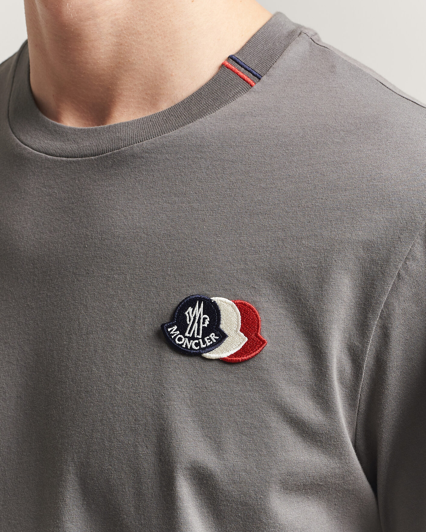 Uomini | T-shirt | Moncler | Tricolore Logo T-Shirt Grey