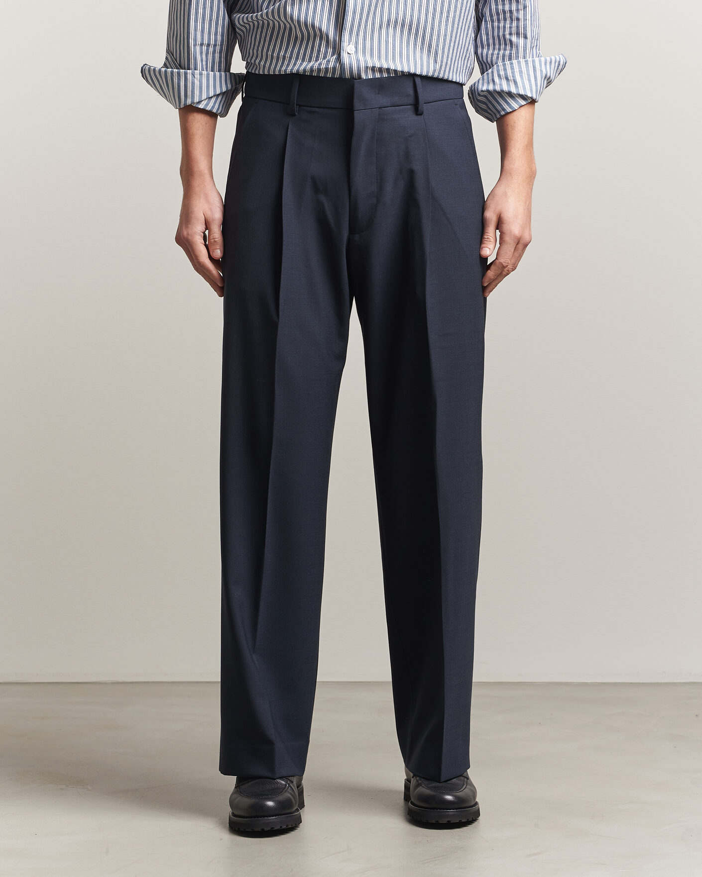 Uomini | Pantaloni | NN07 | Kay Summer Wool Drawstring Trousers Deep Navy
