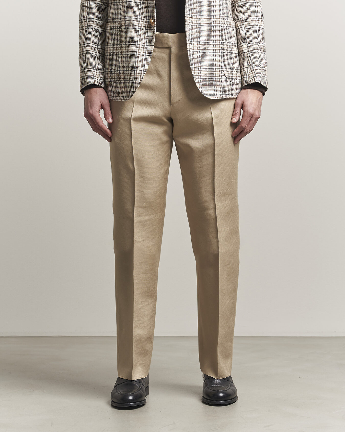 Uomini | Pantaloni | Lardini | Palu Straight Fit Viscose/Silk Trousers Beige