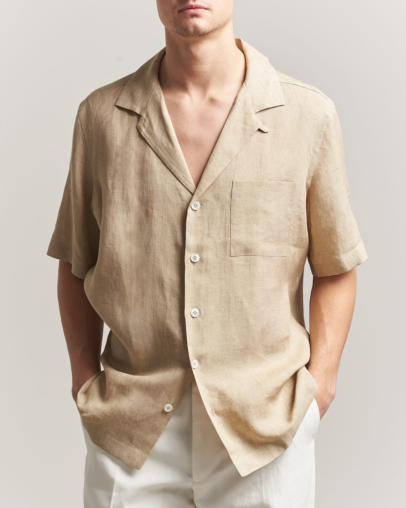 Uomini | Camicie | Lardini | Klop Short Sleeve Linen Resort Shirt Beige