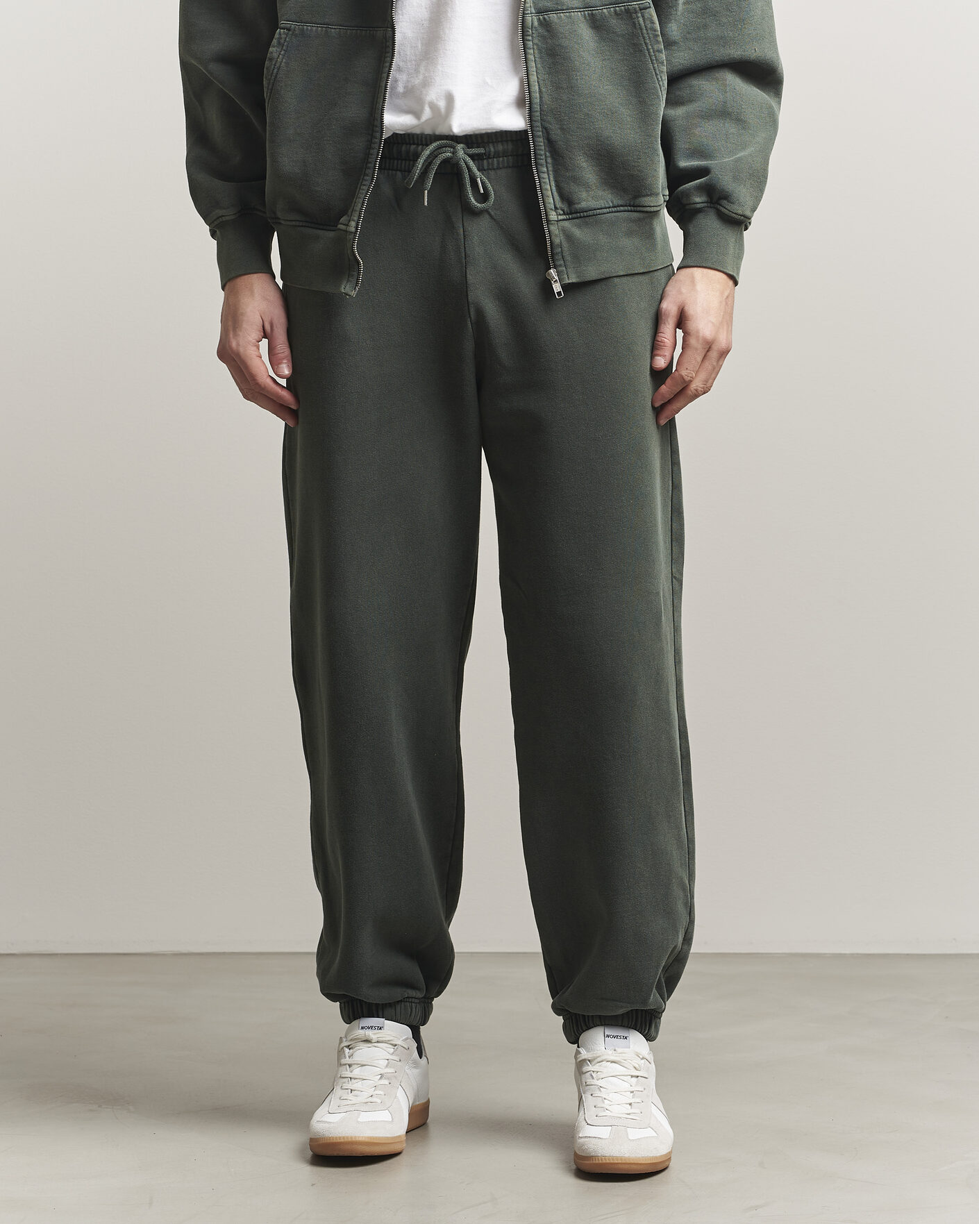 Uomini | Pantaloni | Colorful Standard | Classic Organic Sweatpants Midnight Forest
