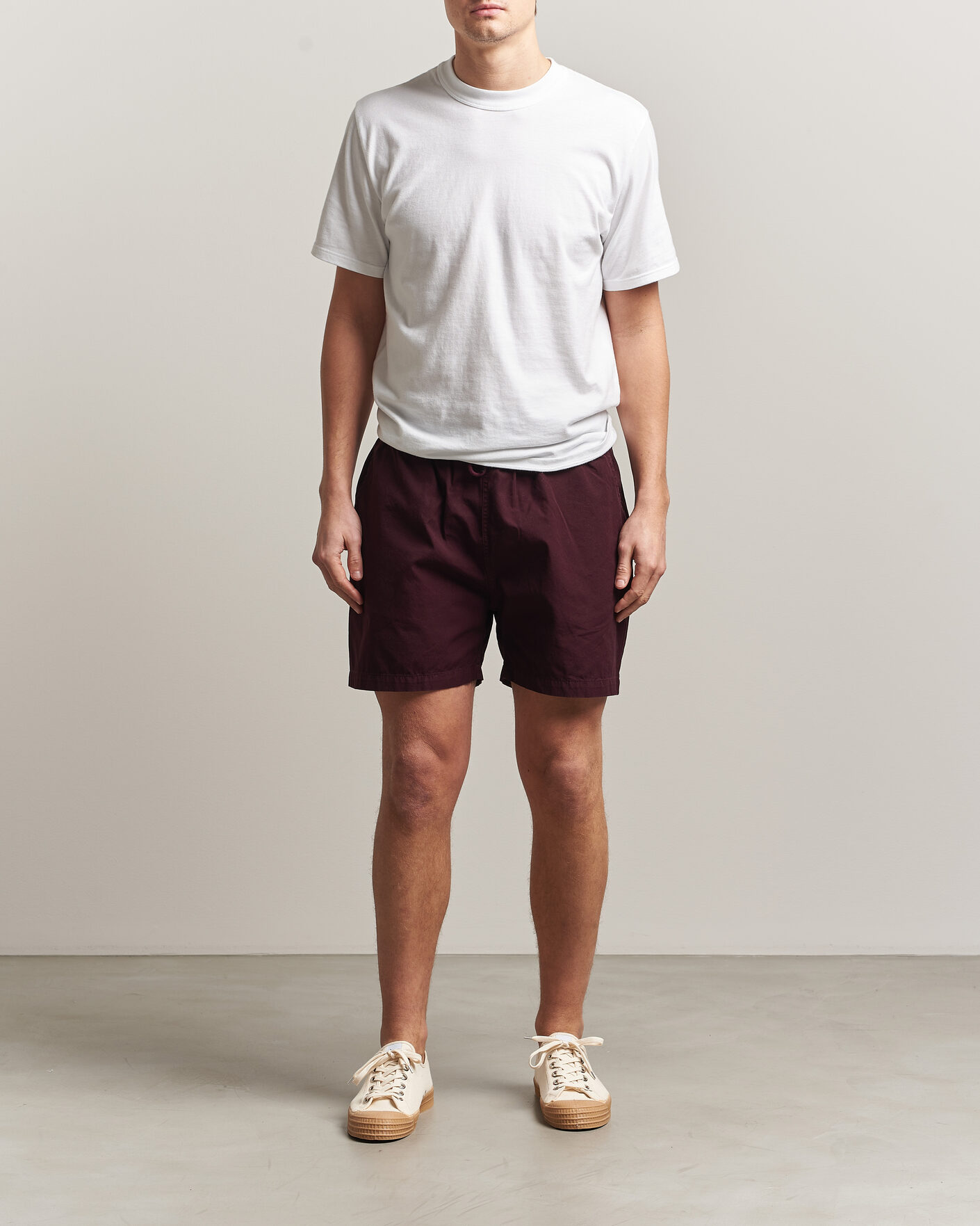 Uomini | Pantaloncini | Colorful Standard | Classic Organic Twill Drawstring Shorts Oxblood Red