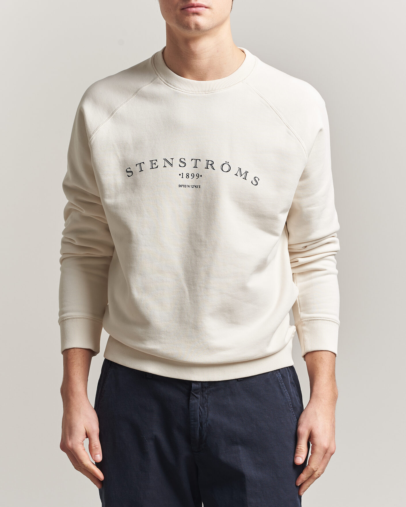 Uomini | Maglieria | Stenströms | Raglan Crew Logo Sweater White