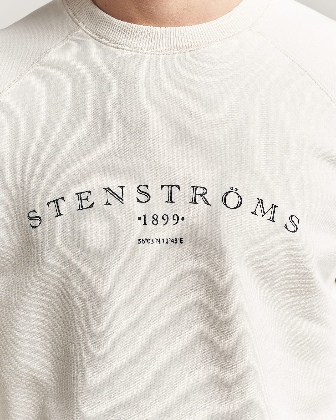 Uomini | Maglieria | Stenströms | Raglan Crew Logo Sweater White