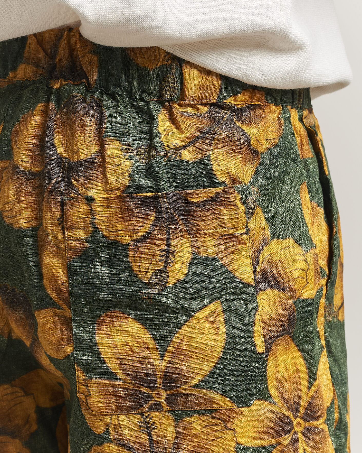 Uomini | Pantaloncini | Stenströms | Flower Printed Linen Shorts Green