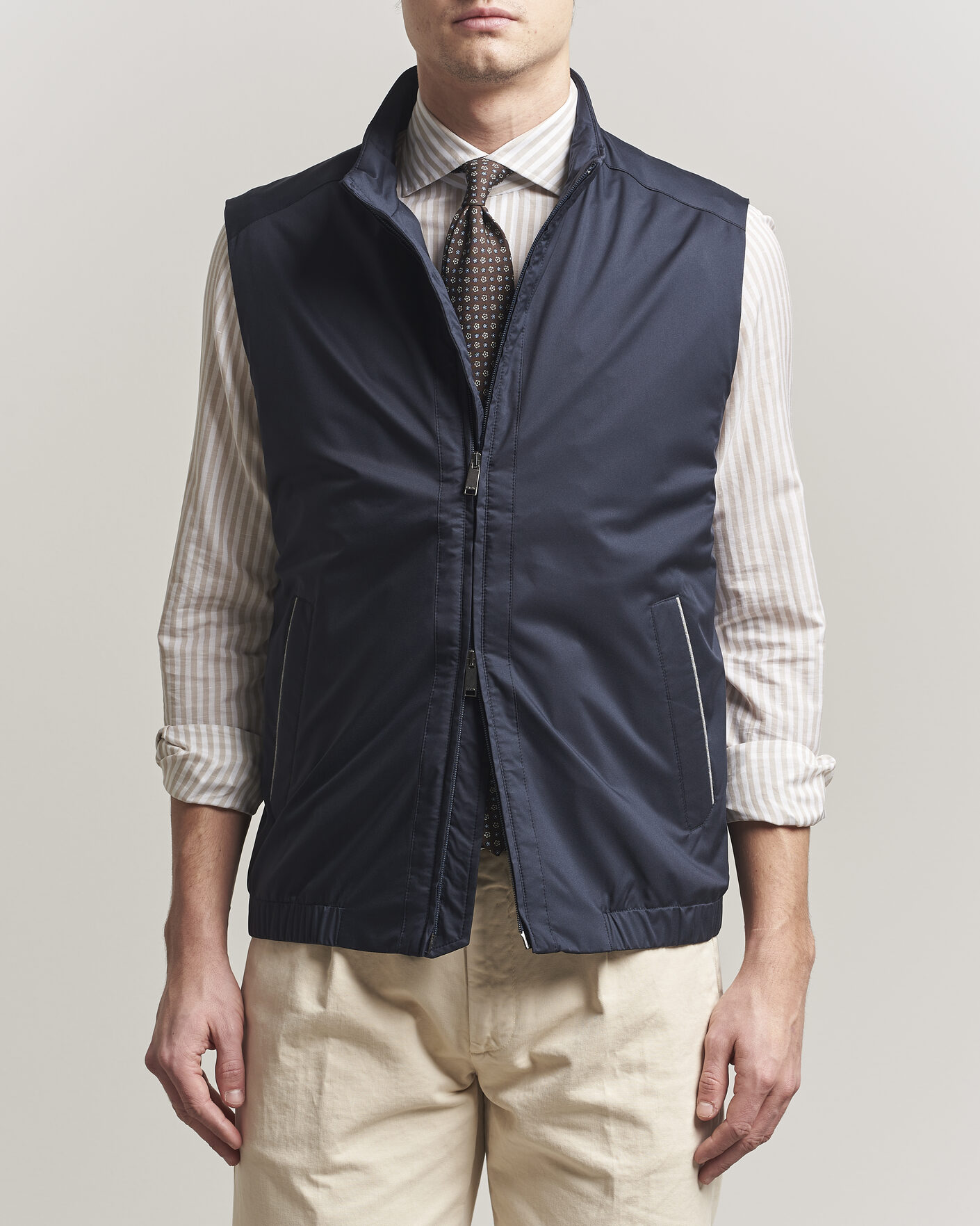 Uomini | Gilet | Eton | Lightweight Wind Vest Navy Blue