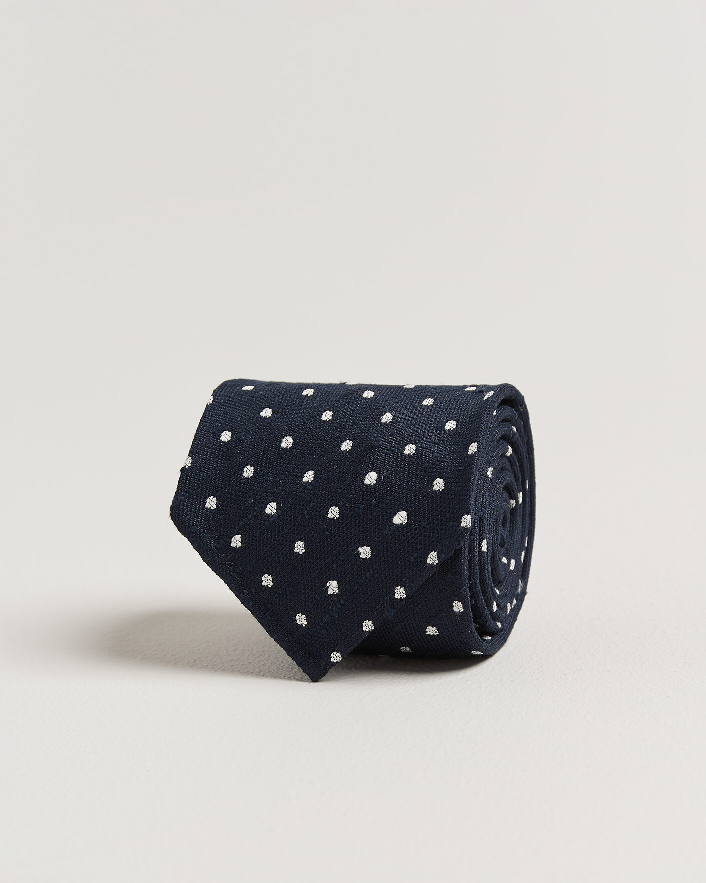 Uomini | Drake's Smal Spot Pattern Shantung Silk Tie Navy | Drake's | Smal Spot Pattern Shantung Silk Tie Navy