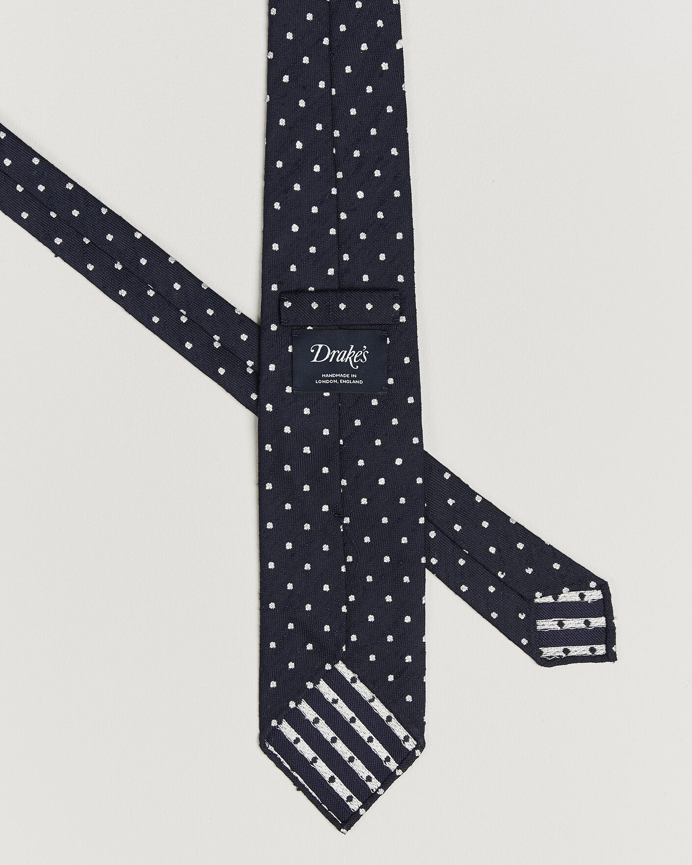 Uomini | Cravatte | Drake's | Smal Spot Pattern Shantung Silk Tie Navy