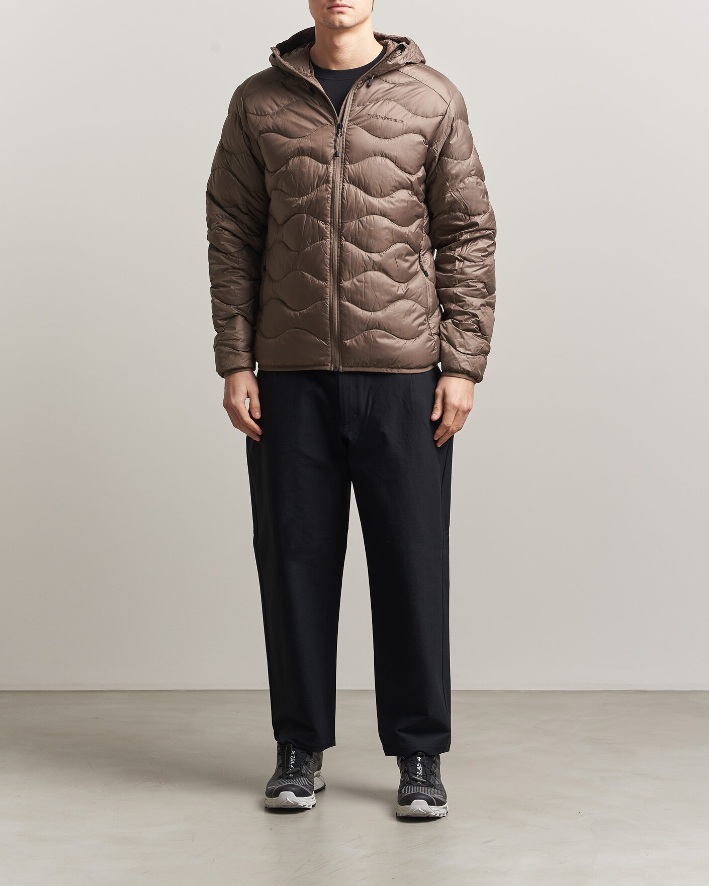 Uomini | Giacche | Peak Performance | Helium Down Hooded Jacket Terrian Tan